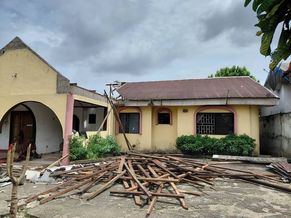 Old zinc roof before renovation — side view